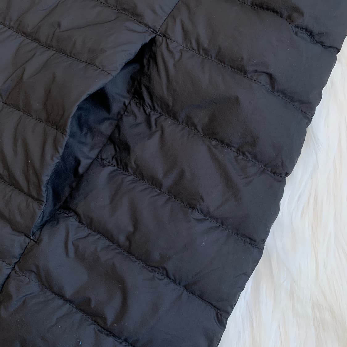 유니클로 울트라 라이트다운 블랙 여성 경량 패딩 조끼 1776 상품이미지6