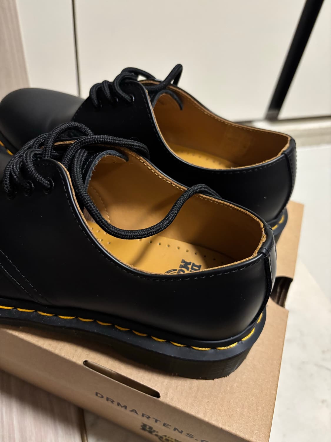 닥터마틴 1461 스무스 블랙 uk4 상품이미지4
