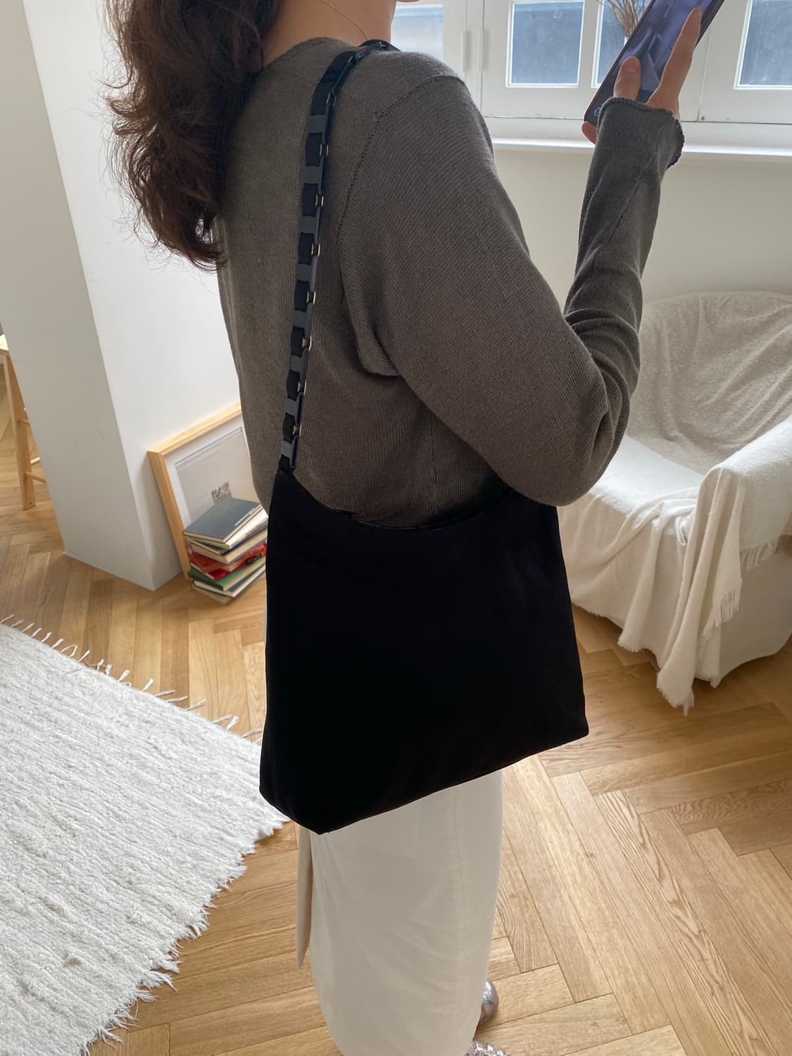 페라가모 바라 체인 스트랩 나일론 숄더백 상품이미지10