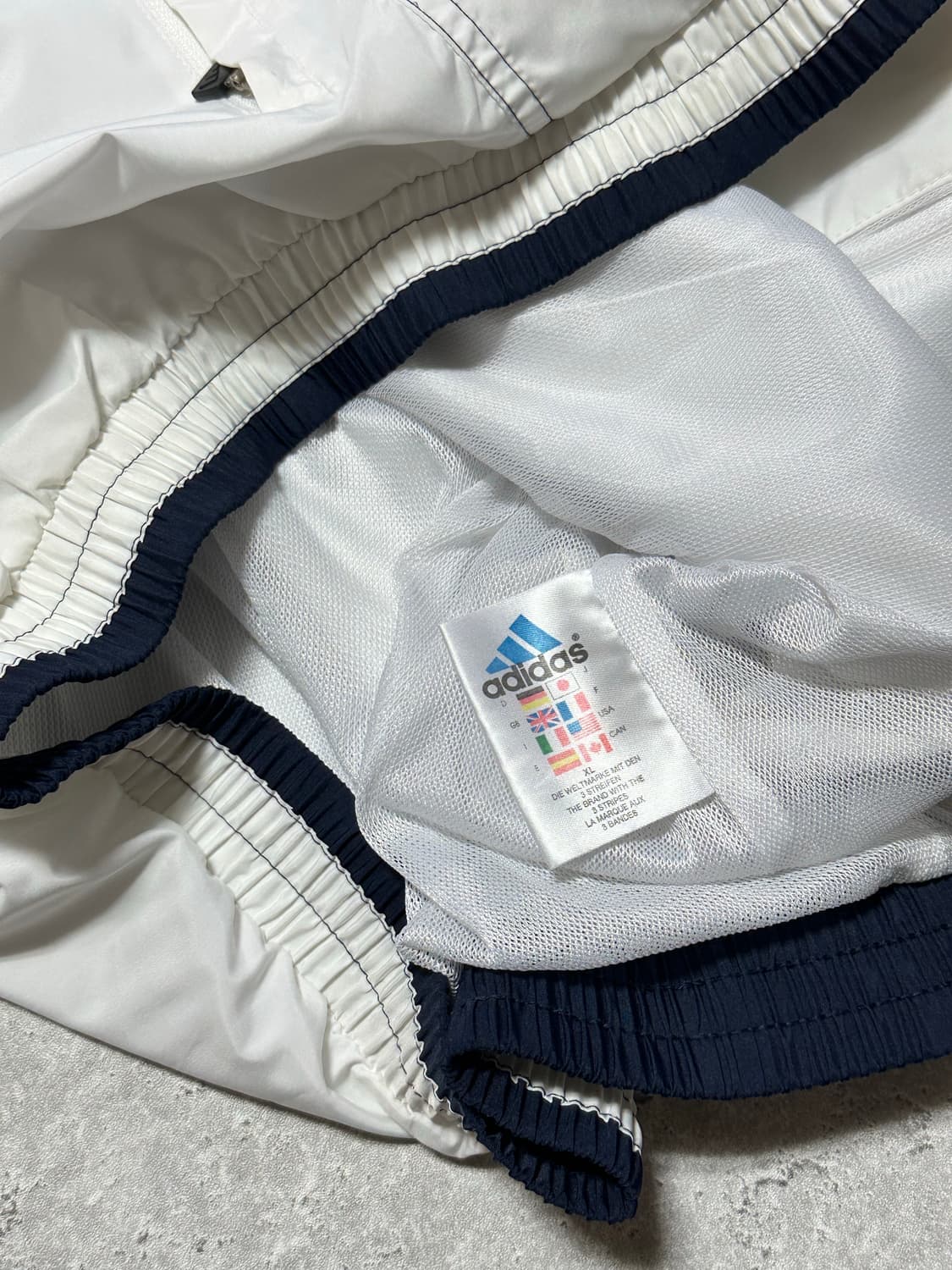 아디다스 올드스쿨 화이트 라인 바람막이 상품이미지6