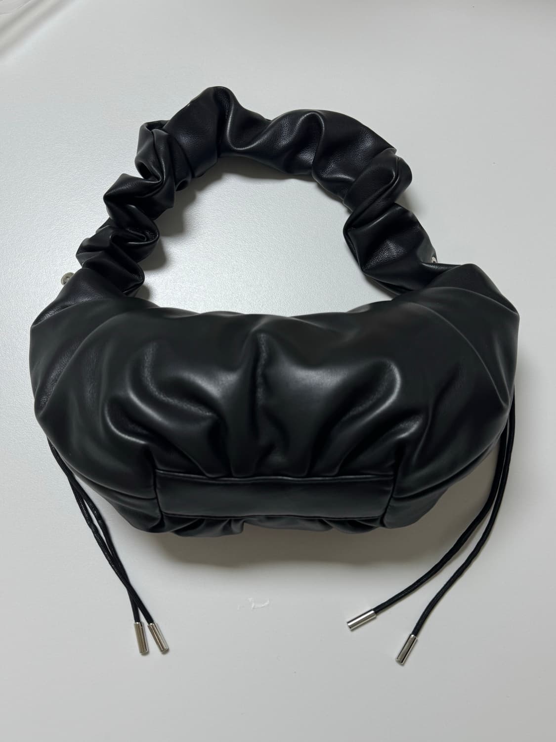 트리마치 덤플링 숄더백 블랙 1회 착용 (98000원) 상품이미지8