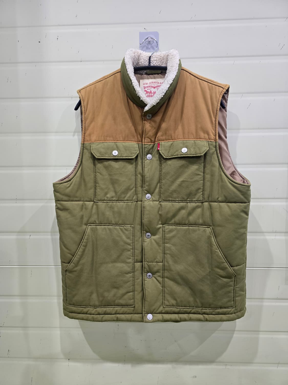 리바이스 퀼팅 베스트 카키 브라운 상품이미지1