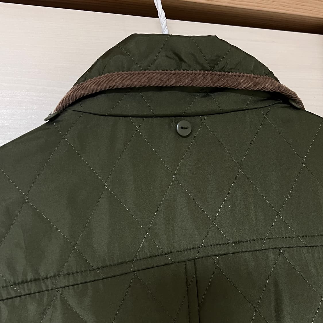 카키 퀼팅 후드 점퍼 상품이미지10