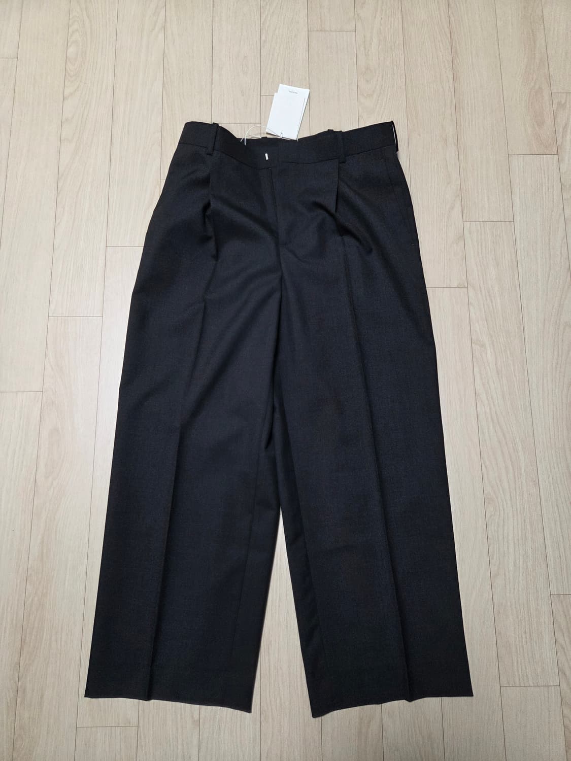 Cos 플리티드 울 트라우저 차콜 상품이미지1