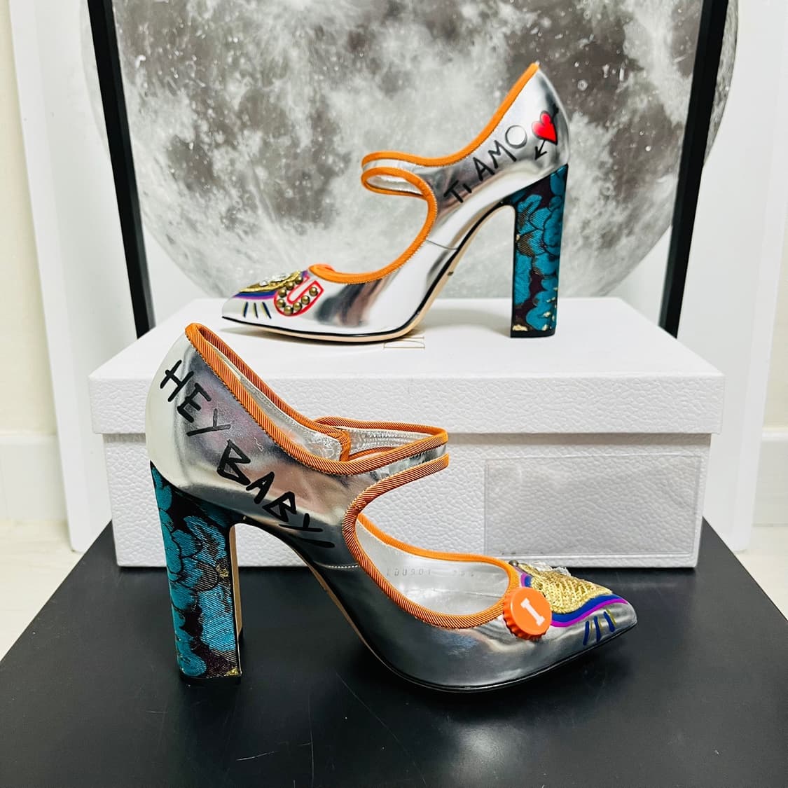 정품 36.5) 돌체앤 가바나 실버 실크 패턴 자수 펌프스 구두 상품이미지2