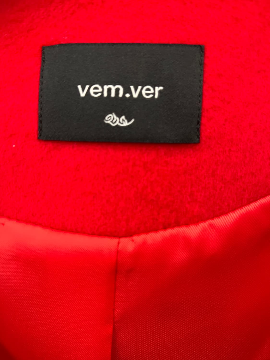 vem.ver 크롭 자켓 레드 상품이미지4