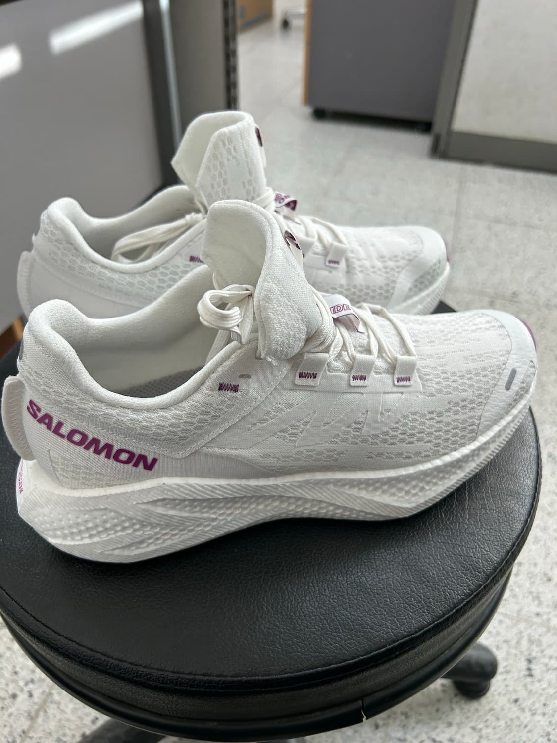 살로몬 에어로글라이드 3 (275) 상품이미지2