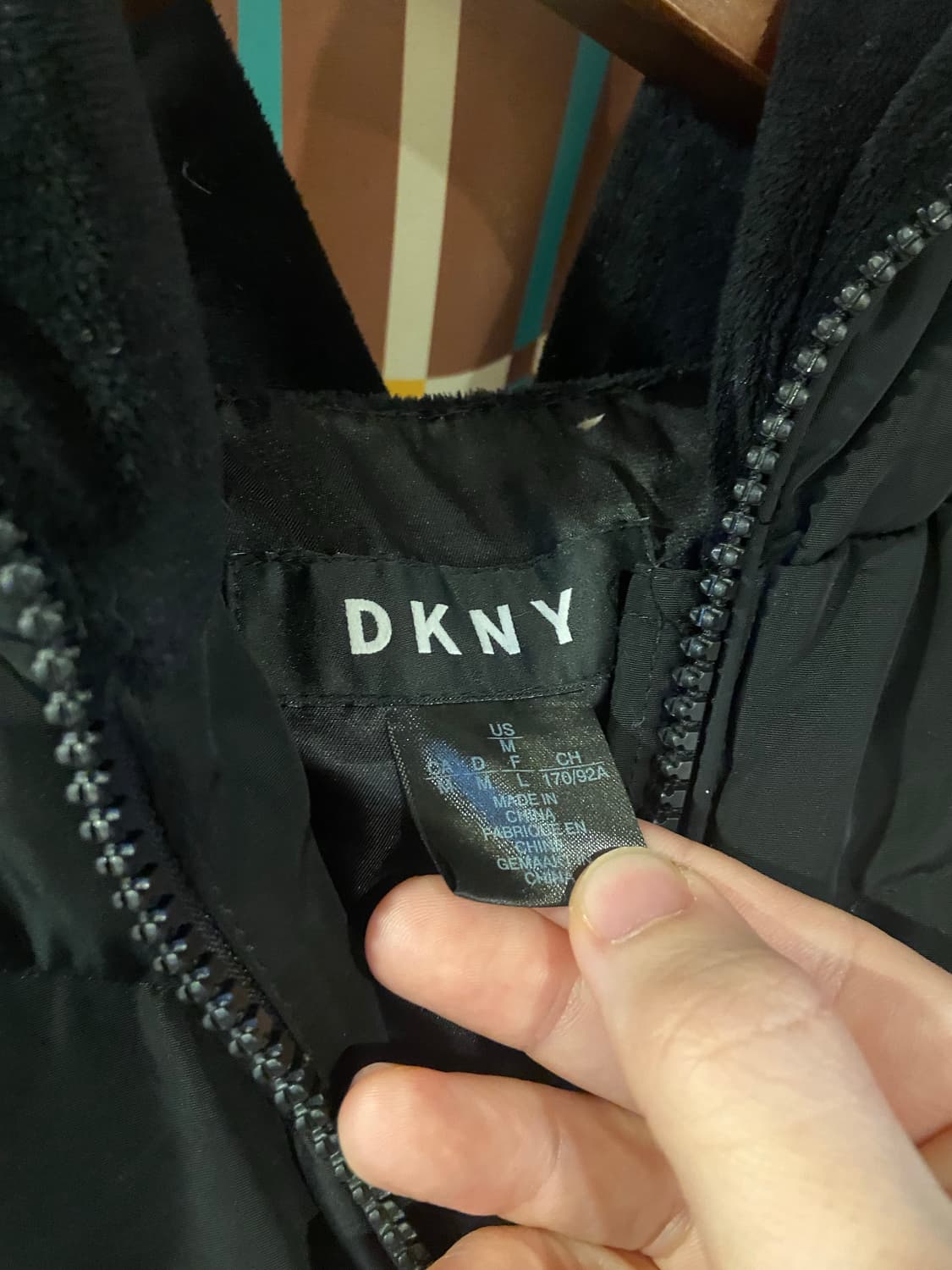 DKNY 블랙  패딩 점퍼 상품이미지4