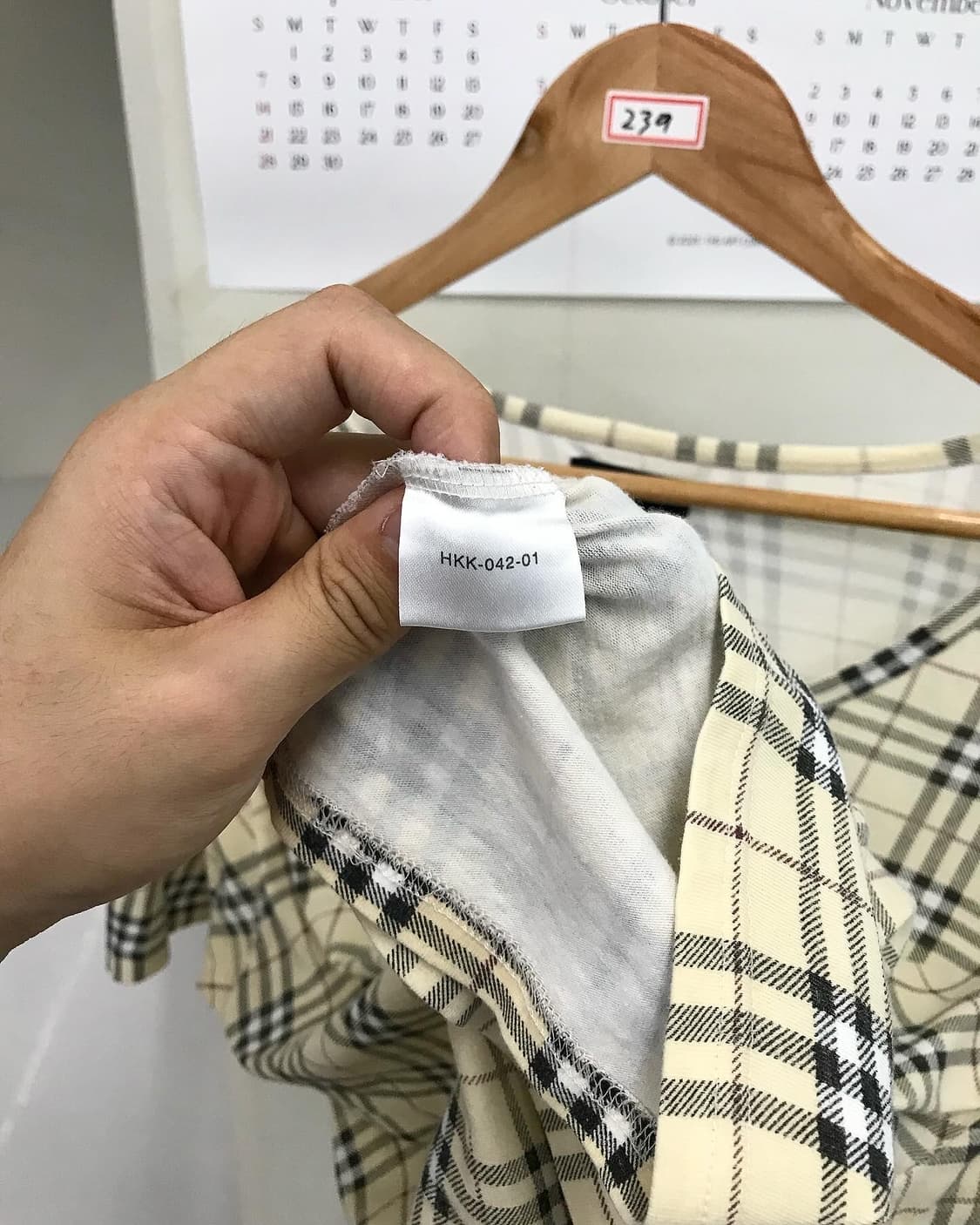 버버리 로고 노바체크 브이넥 반팔티 상품이미지8