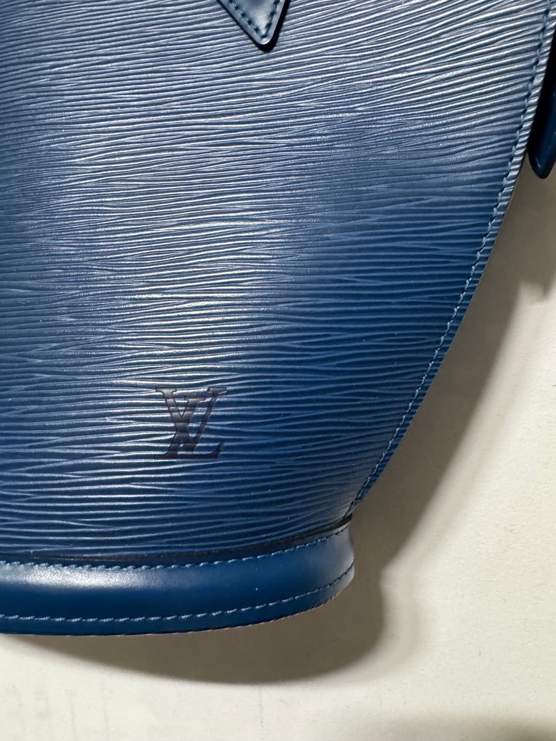 루이비통 에삐 생자크 숄더백 상품이미지2