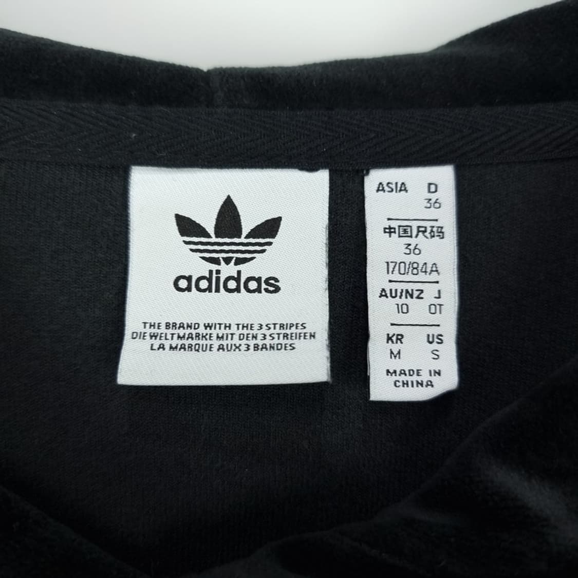 [아디다스] 오버사이즈 크롭 벨벳 후드티 블랙 M17739 상품이미지8