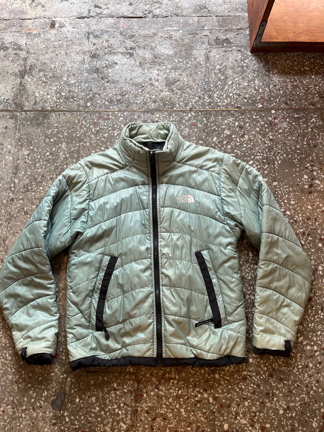 노스페이스 센터로고 세이지그린 경량패딩 상품이미지4