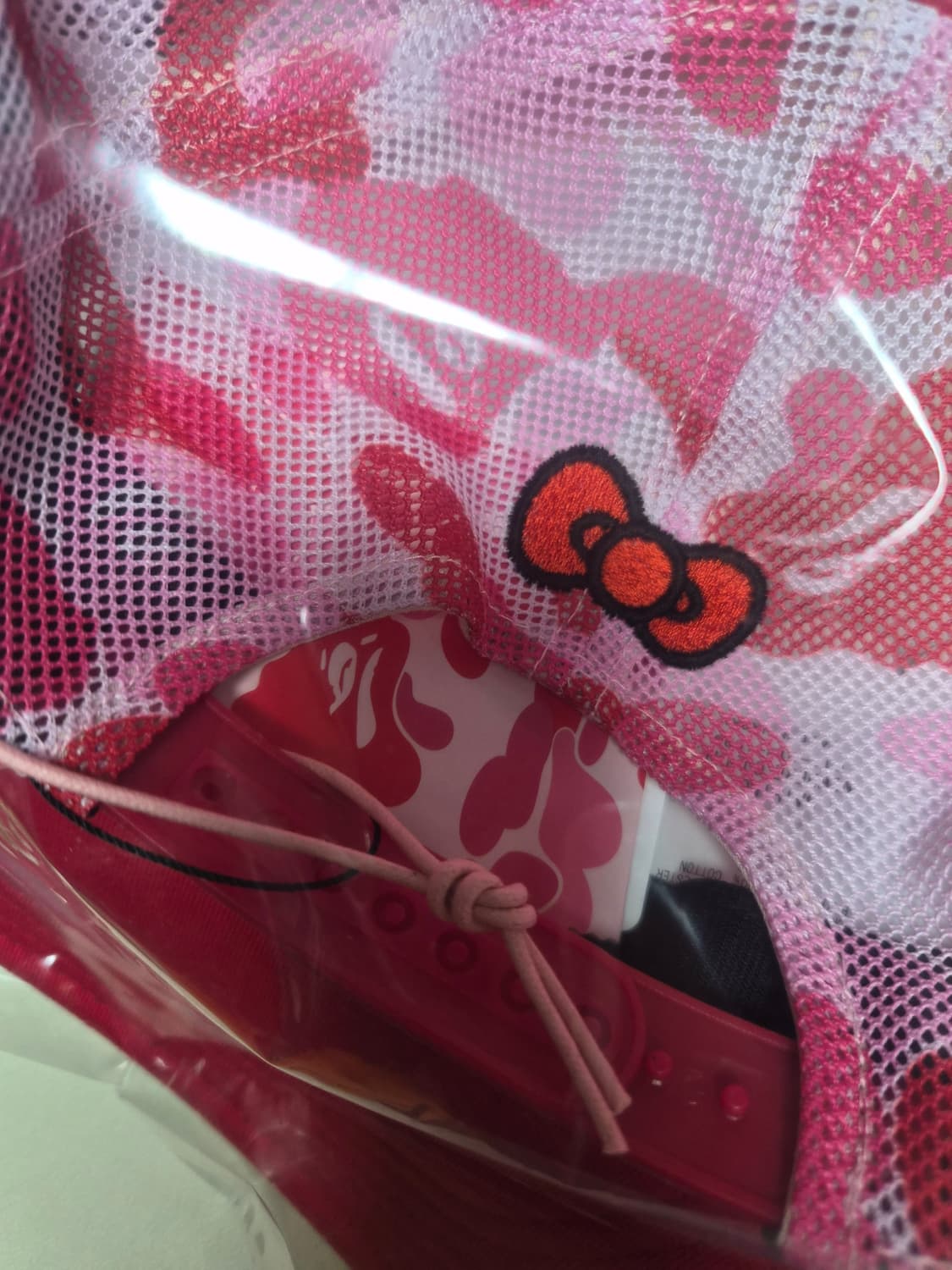 베이프 정품 산리오 콜라보 키티 에이프 헤드 메쉬캡 상품이미지4