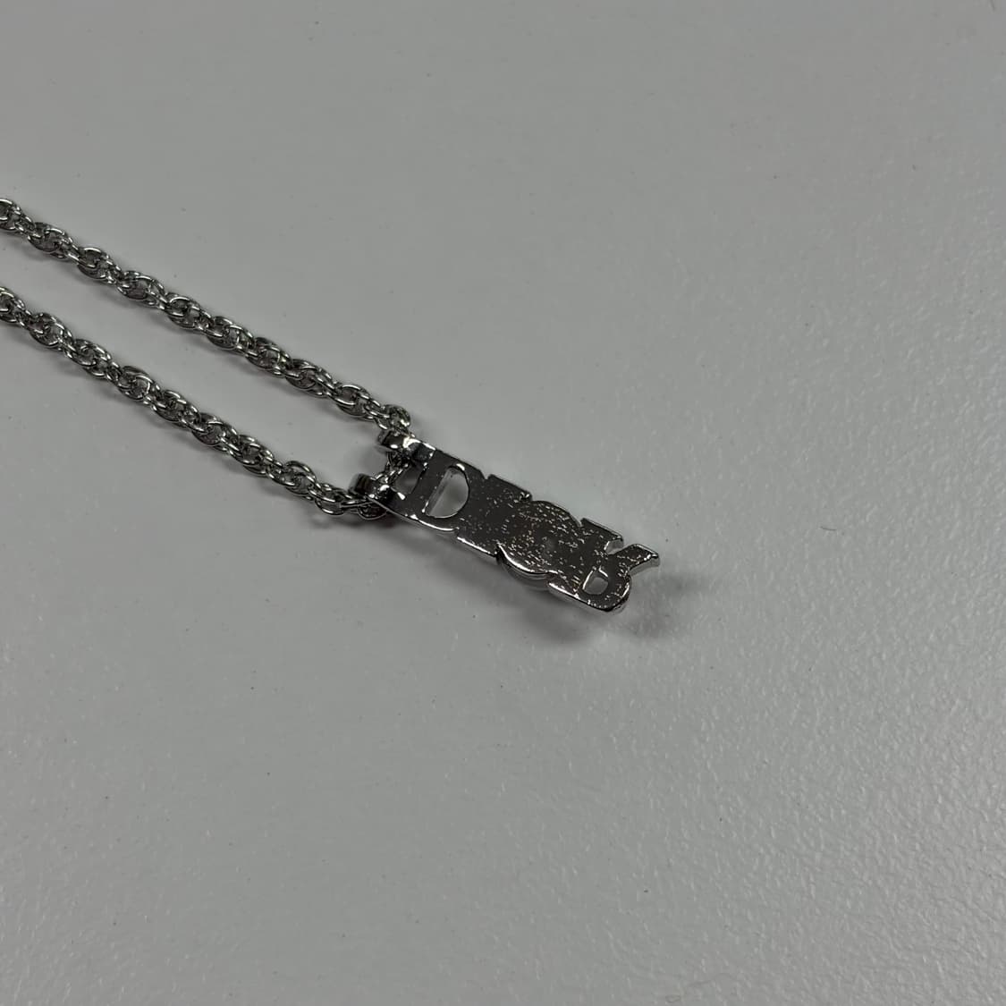 디올 이니셜 진주 목걸이 상품이미지3