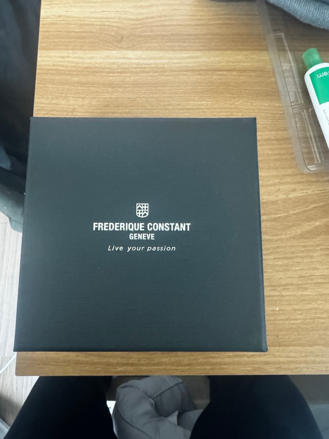  프레드릭 콘스탄트 클래식 쿼츠 크로노그래프 시계(급처) 상품이미지3