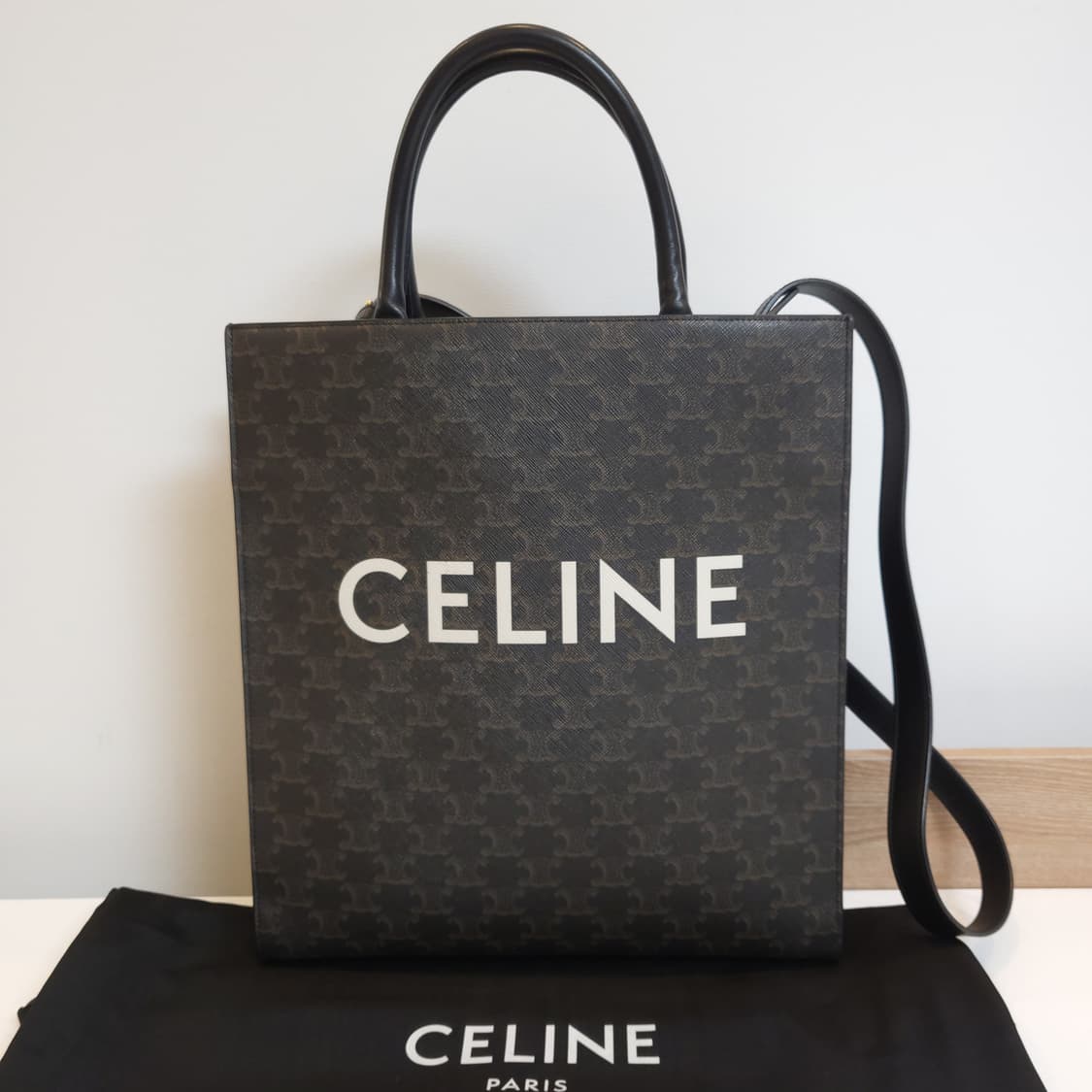 셀린느 트리오페 버티컬 카바스백 미디움 상품이미지1