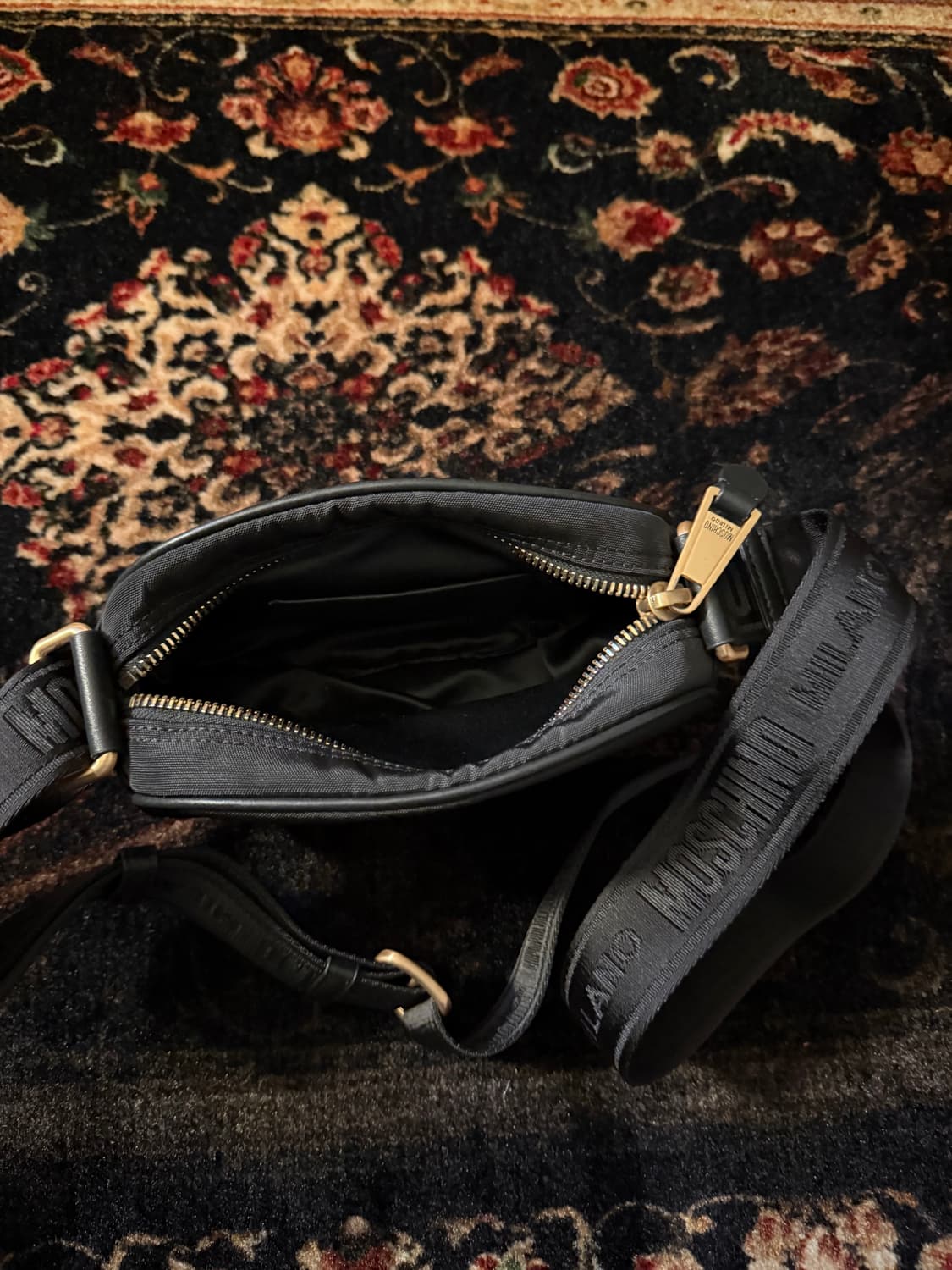 정품 모스키노 크로스백 상품이미지6