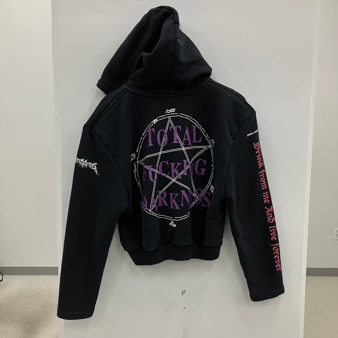 17fw 베트멍 블랙 다크니스 크롭 후드티 XS 상품이미지2