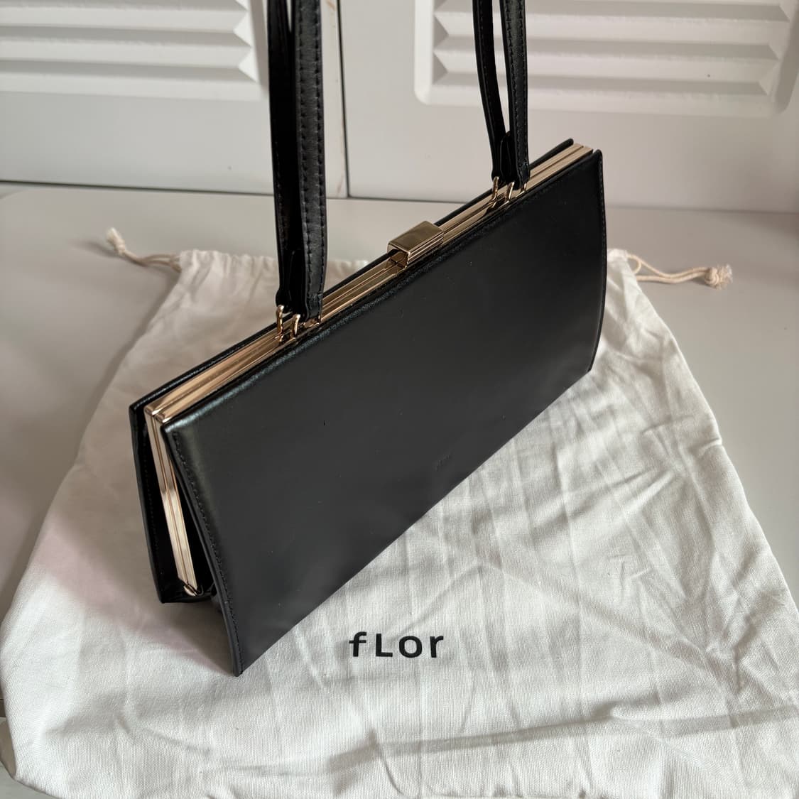 fLor 플로르 모나 미디엄 골드 프레임백 상품이미지2