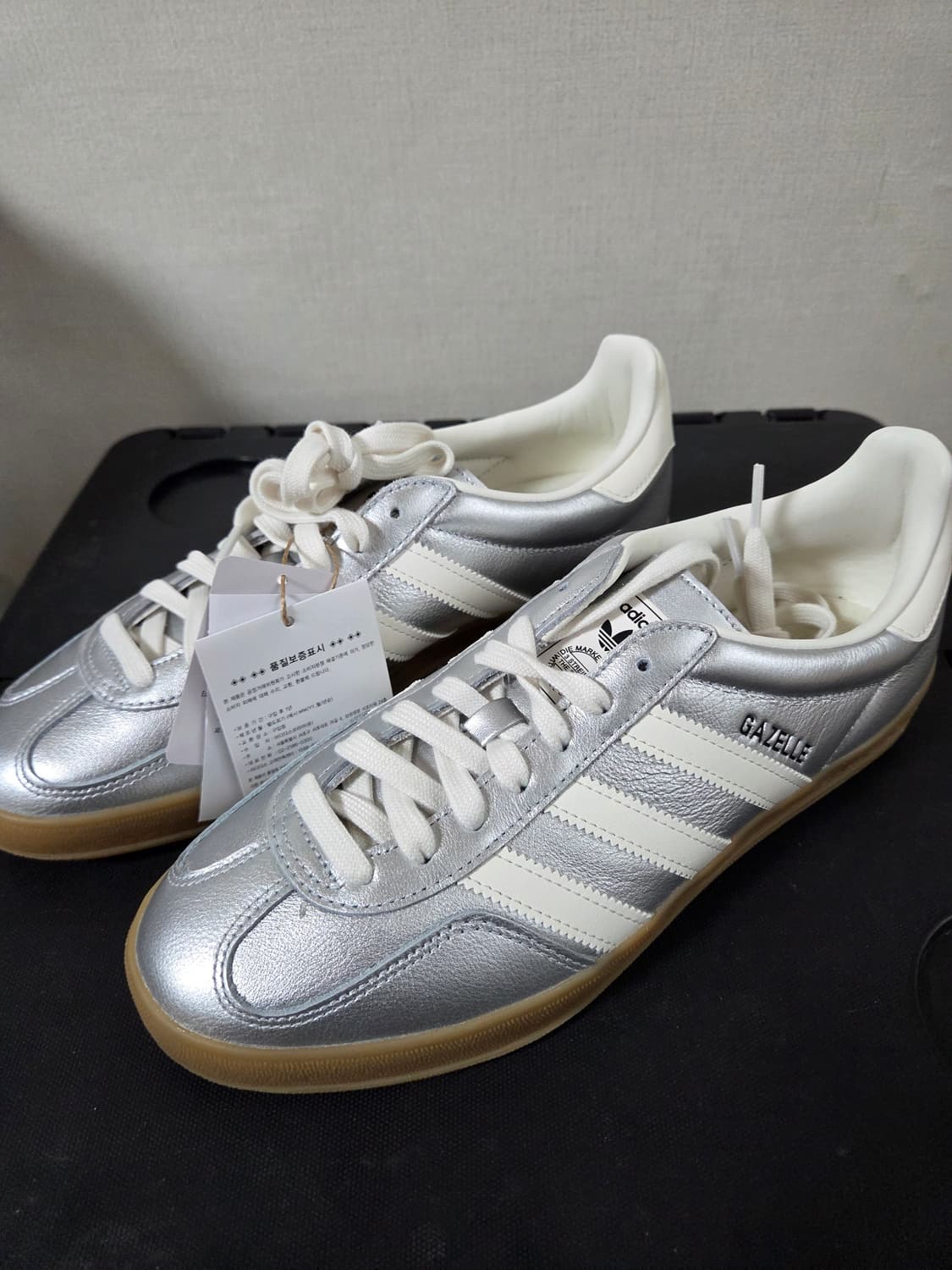 [새상품]아디다스 가젤 인도어 메탈릭 실버 상품이미지1
