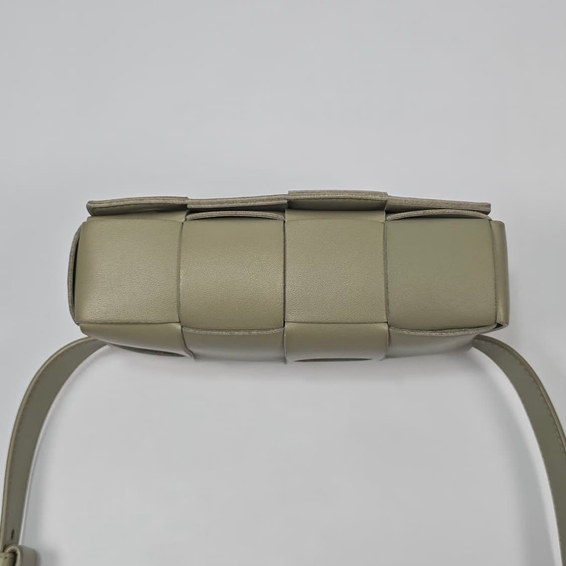 보테가베네타 카세트 벨트백 상품이미지6