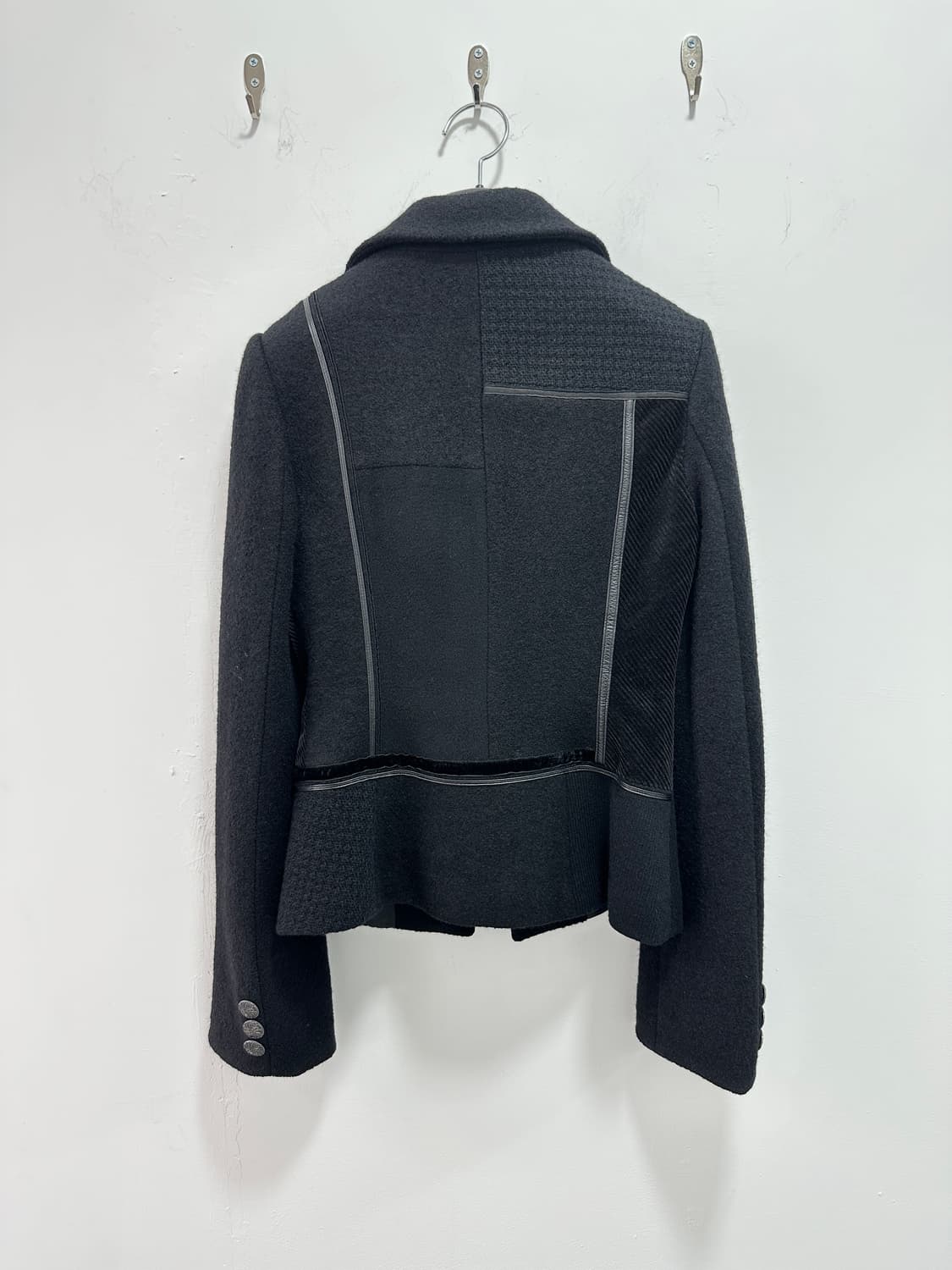 Brooch detail mixed texture jacket 상품이미지6