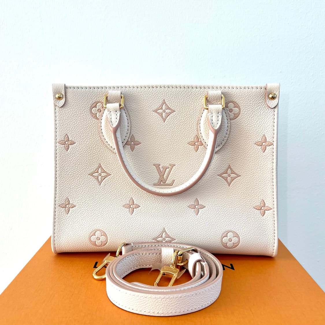 [25SS/새상품] 루이비통 온더고 PM 에덴 크로스백 가방 M14403 상품이미지2