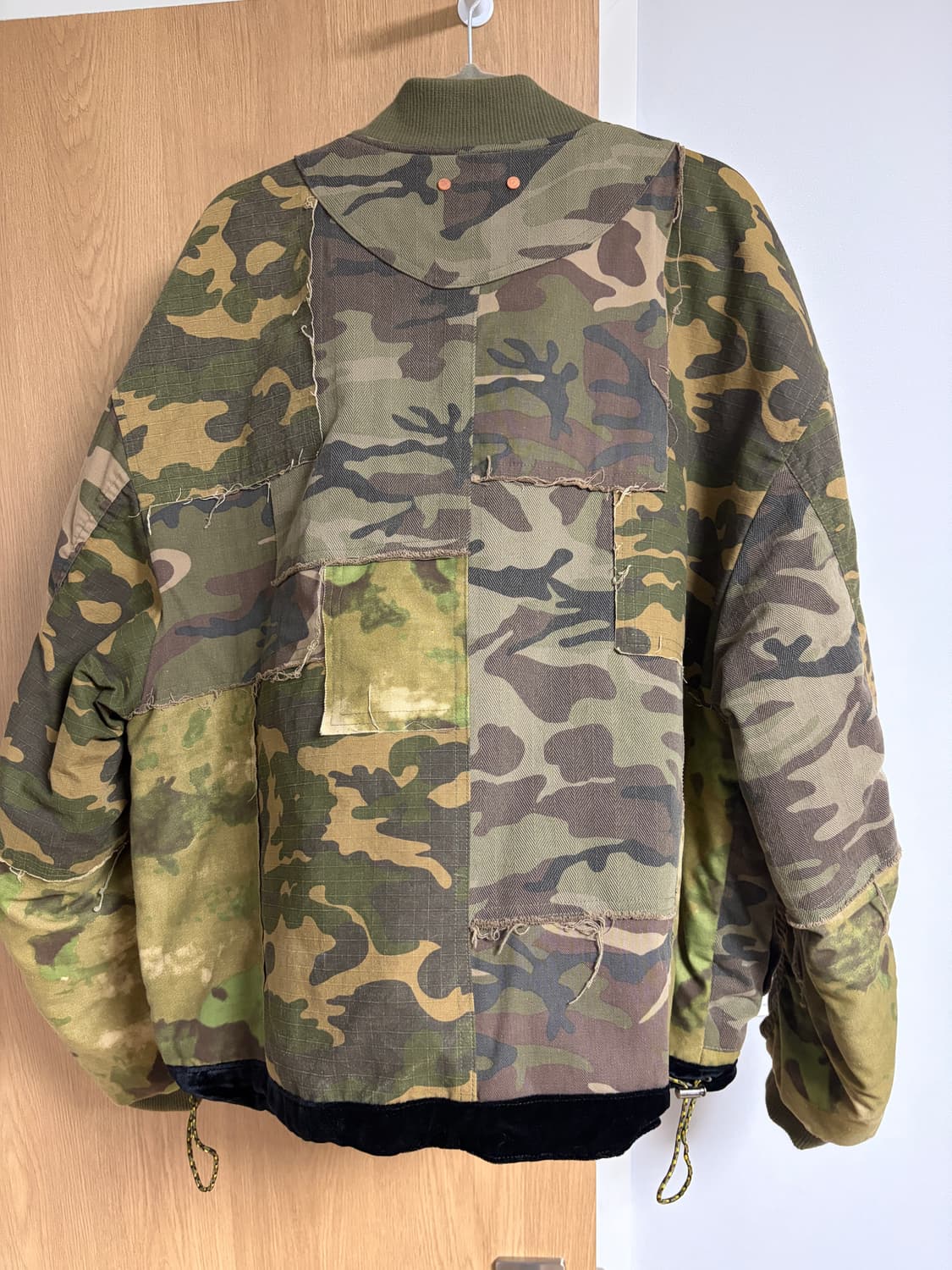 앤더슨벨 카모 패치워크 봄버 자켓(L) 상품이미지3