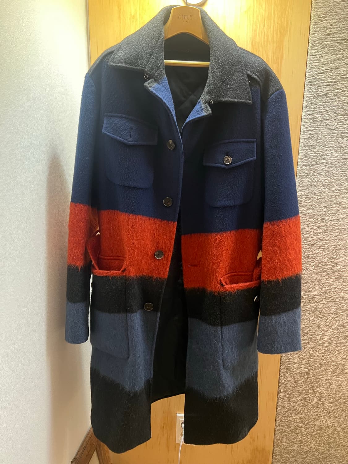 페라가모 컬러 블록 코트 상품이미지1