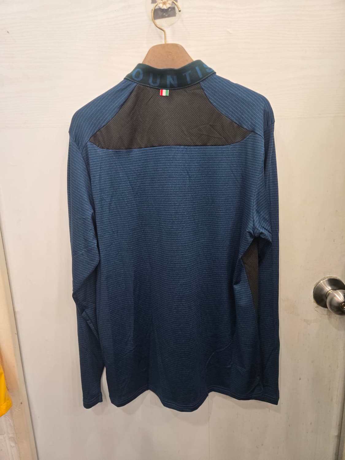 100,L,택있는 새상품)) MOUNTIST 마운티스트 긴팔티셔츠! 상품이미지3