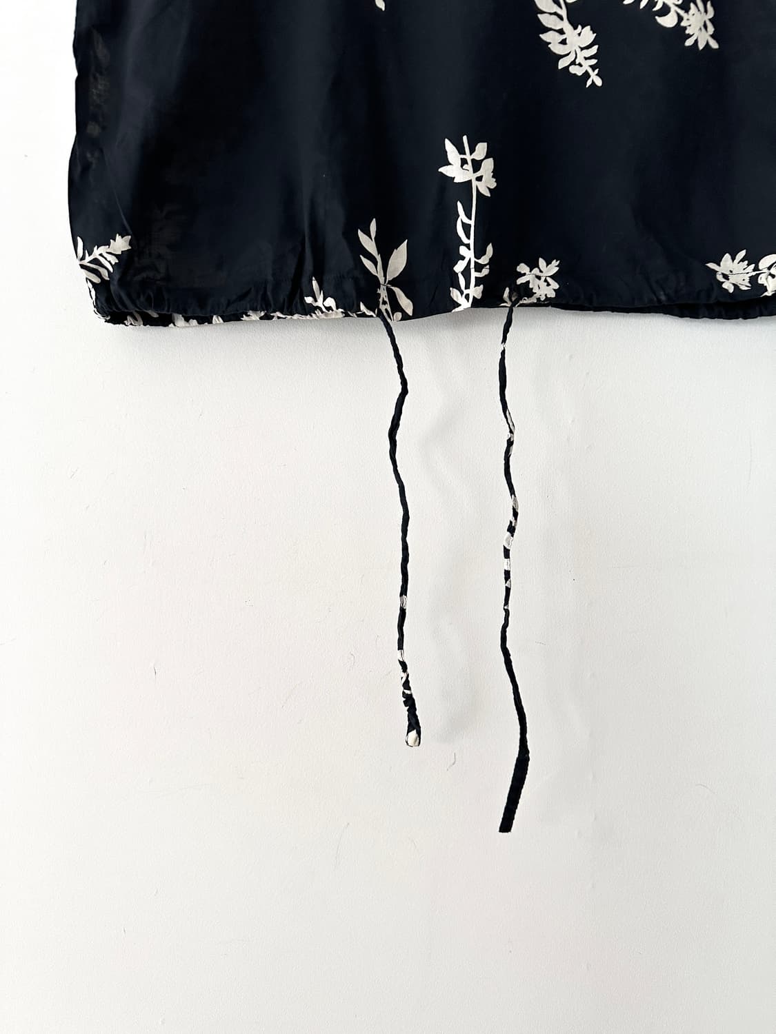 Flower moc neck string top 상품이미지3