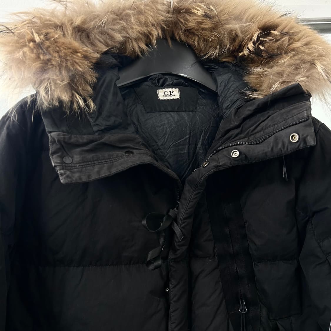 CP 컴퍼니 50FILI 라쿤퍼 구스다운 패딩 상품이미지7