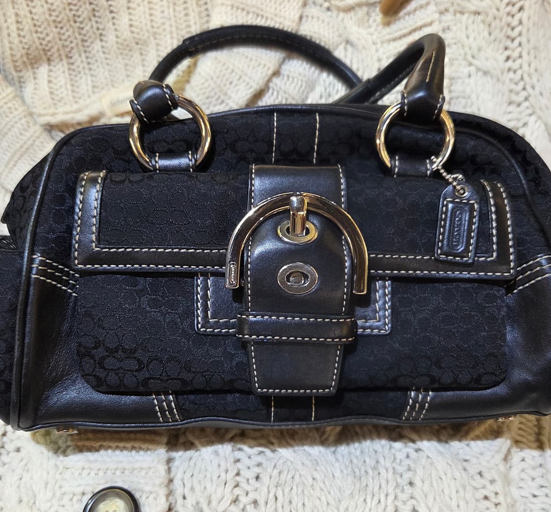 코치 로고패턴 블랙 토트백 상품이미지1