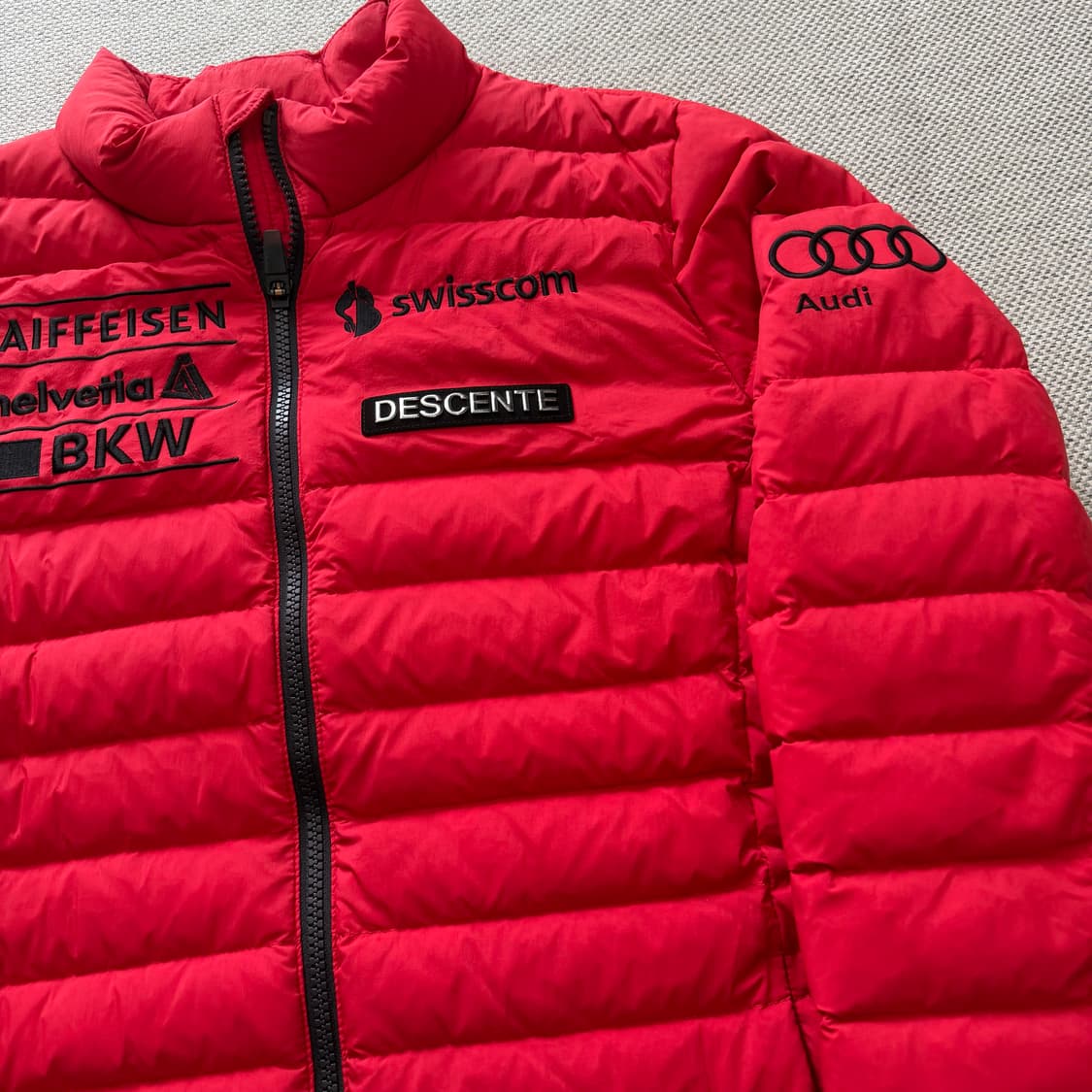 데상트 아우디 경량패딩 상품이미지3
