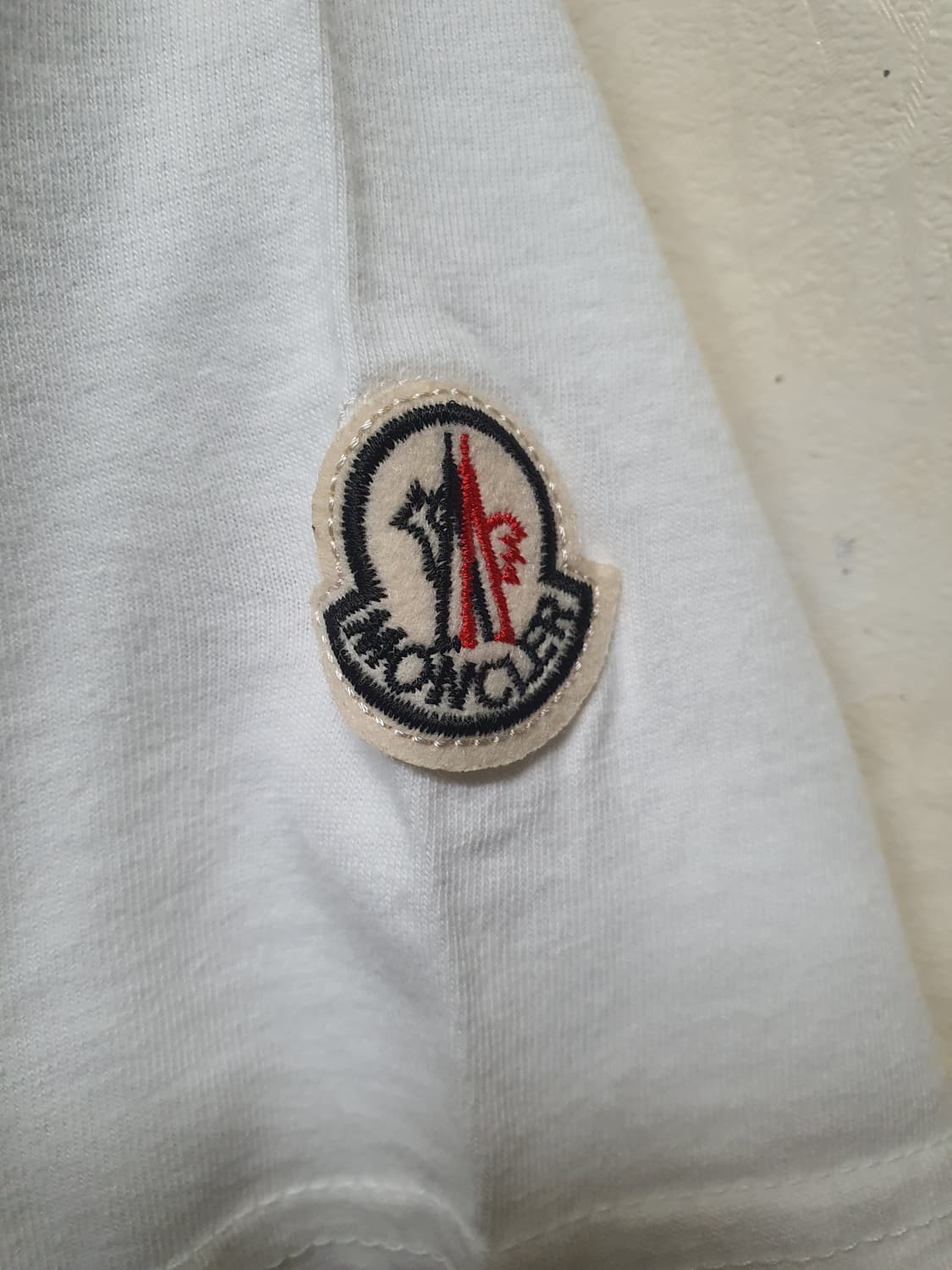 몽클레어 빅로고 반팔 티셔츠  상품이미지4