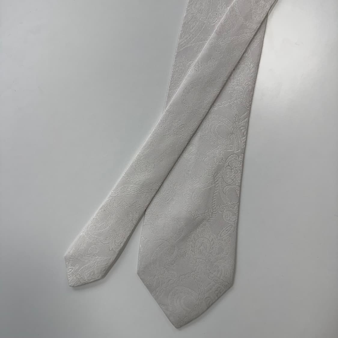 BALENCIAGA 발렌시아가 정품 명품 화이트넥타이 상품이미지3