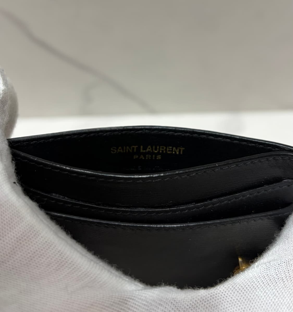 [정품]  생로랑 모노그램 금장 카드지갑 상품이미지3