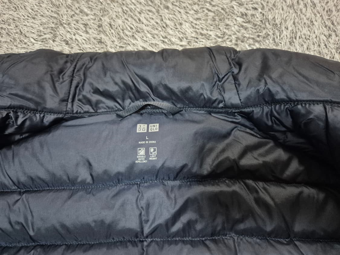 유니클로 남성 경량 다운 패딩 조끼 L 상품이미지7