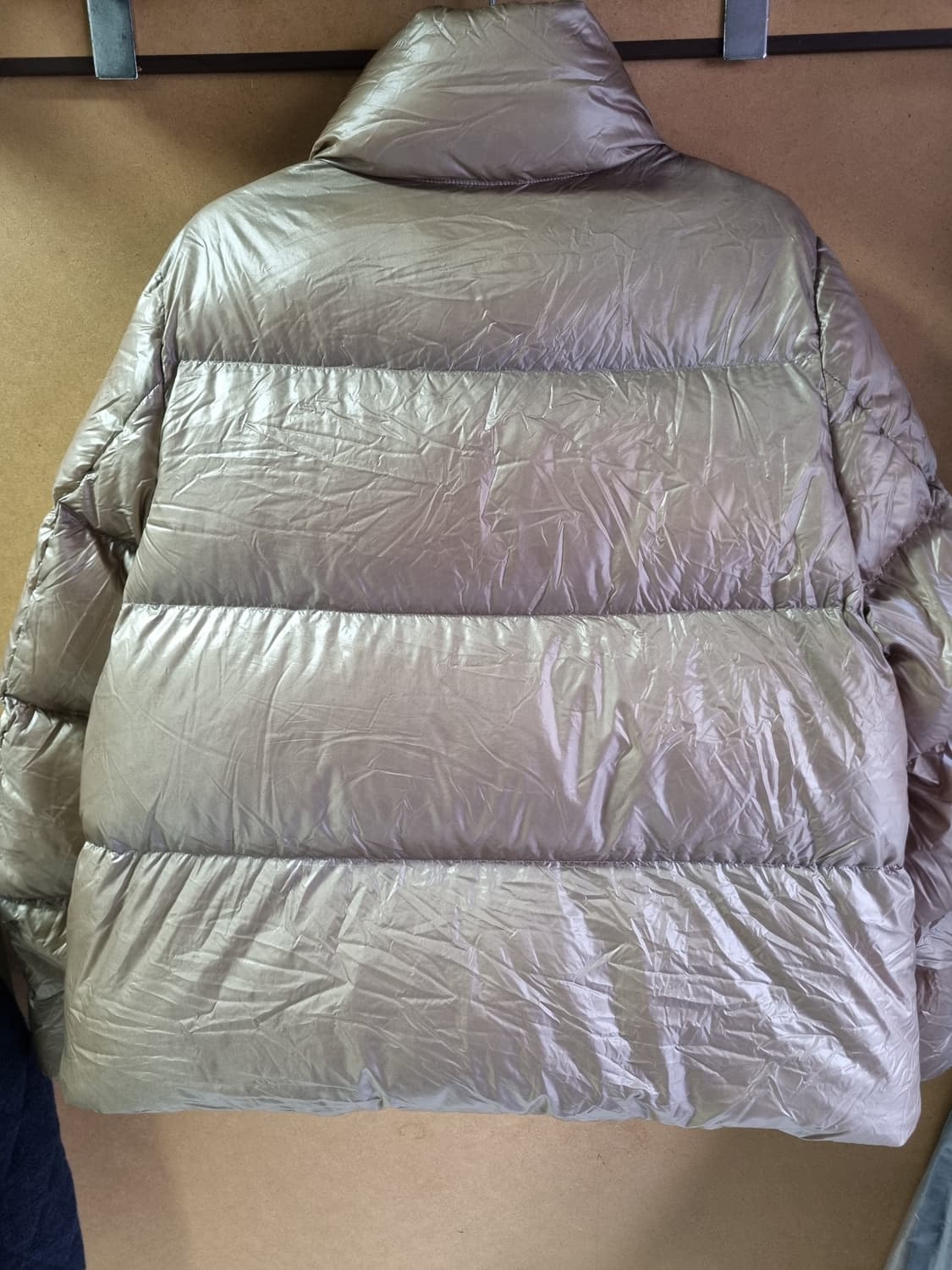 유니클로 여성 울트라라이트 숏패딩  상품이미지2