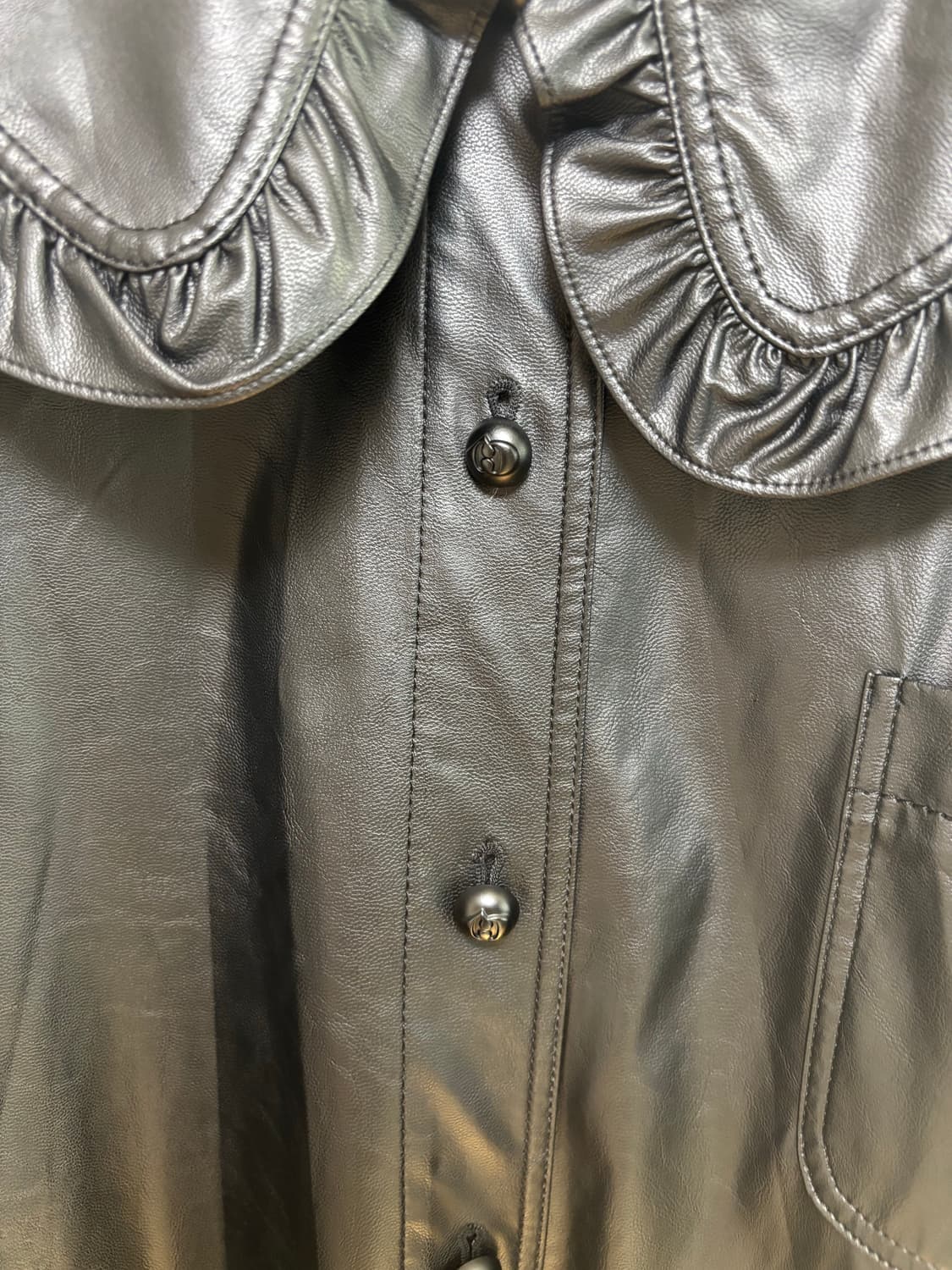 럭키슈에뜨 블랙 프릴 레더 셔츠 36 상품이미지5