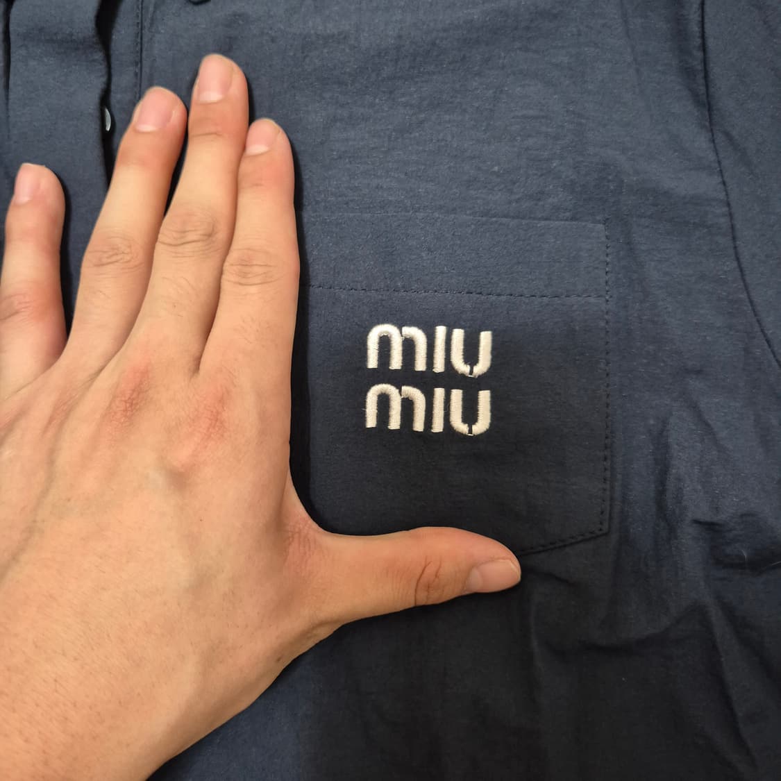 미우미우 크롭 카라 반팔 셔츠 상품이미지4