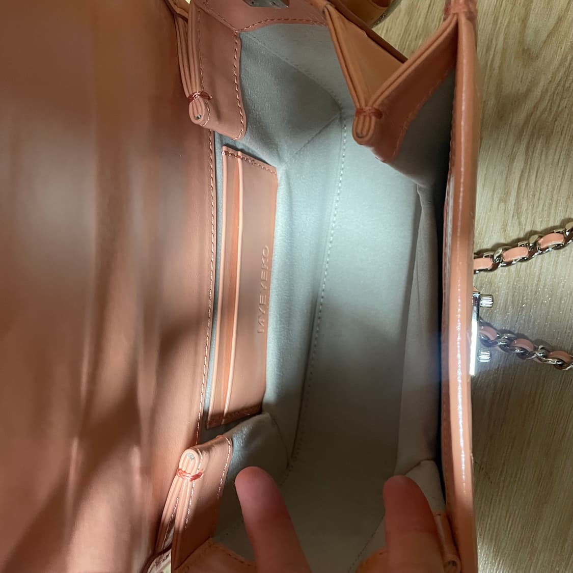 MYEYEKO 마이아이코 카메라백 소피아백 글로시코랄 체인백 카디널레드  상품이미지10