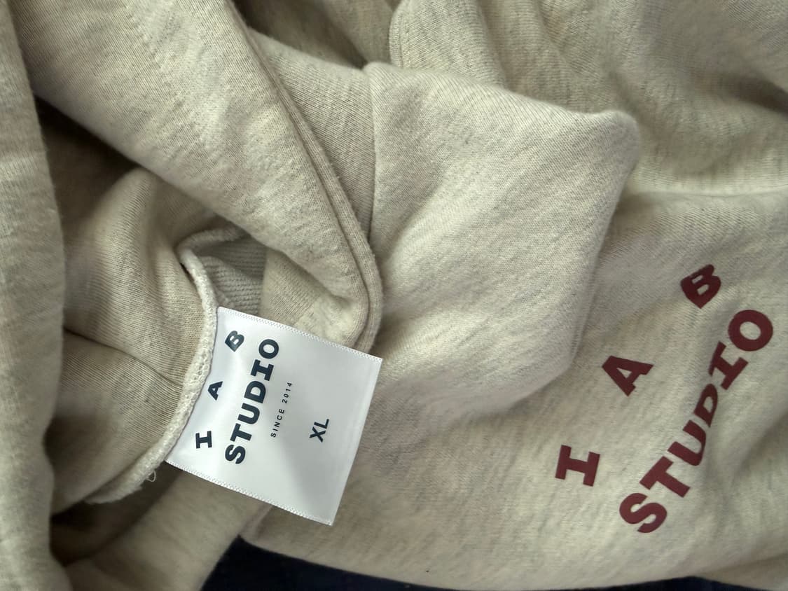 아니앱 스튜디오 후드티 상품이미지4