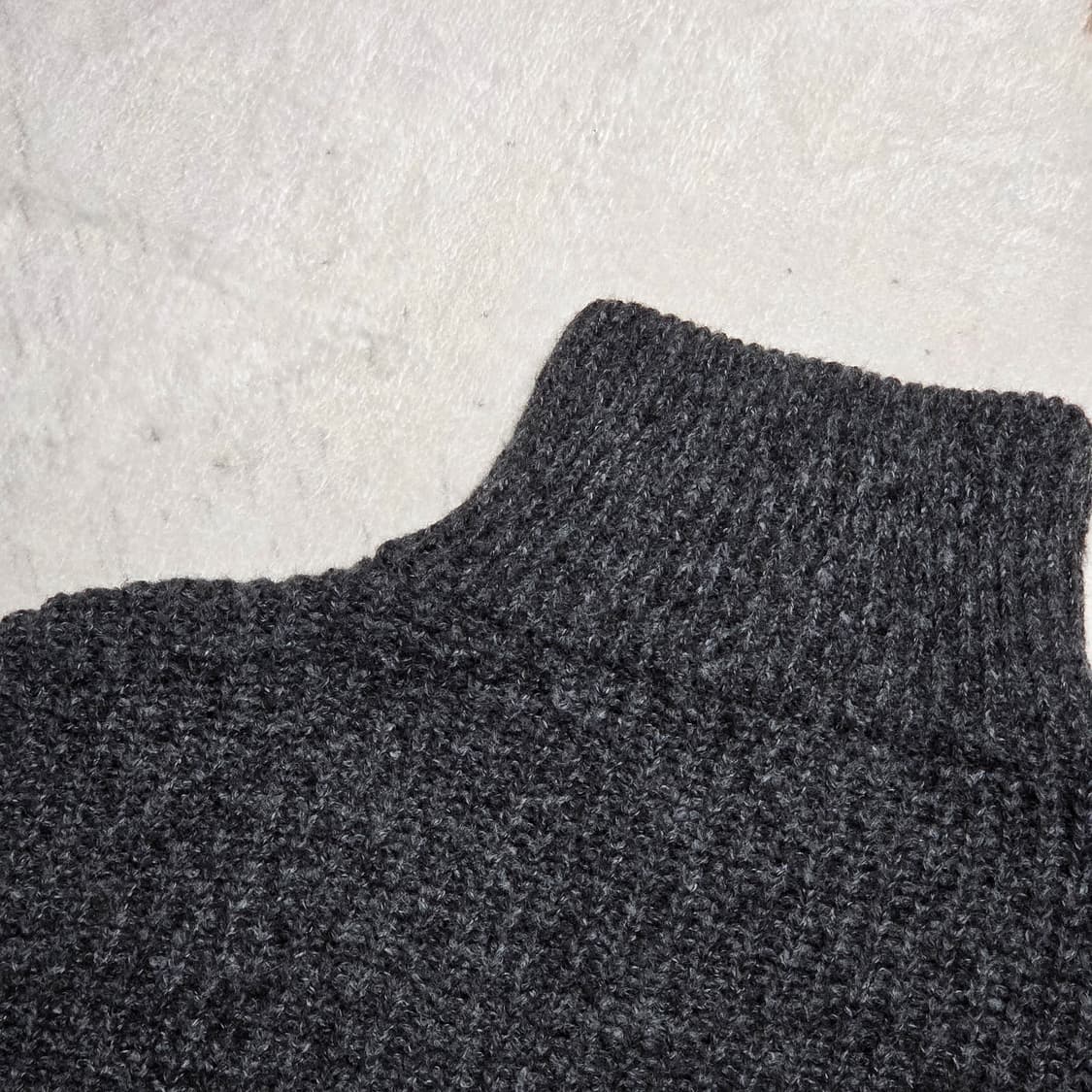 챠콜 하이넥 크롭 투웨이 니트집업 상품이미지5