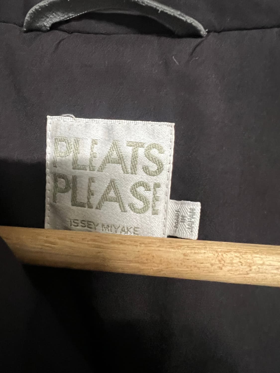 이세이미야케 더블버튼 패딩코트( 정품) 짙은퍼플색 상품이미지2