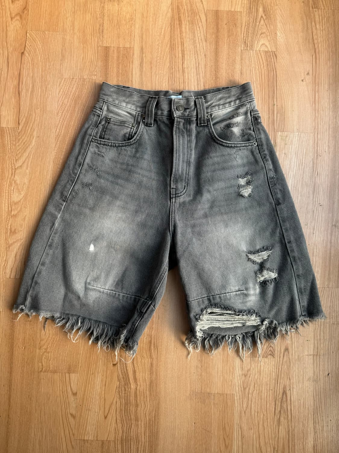 23SS Hara Damaged Denim Shorts  상품이미지1