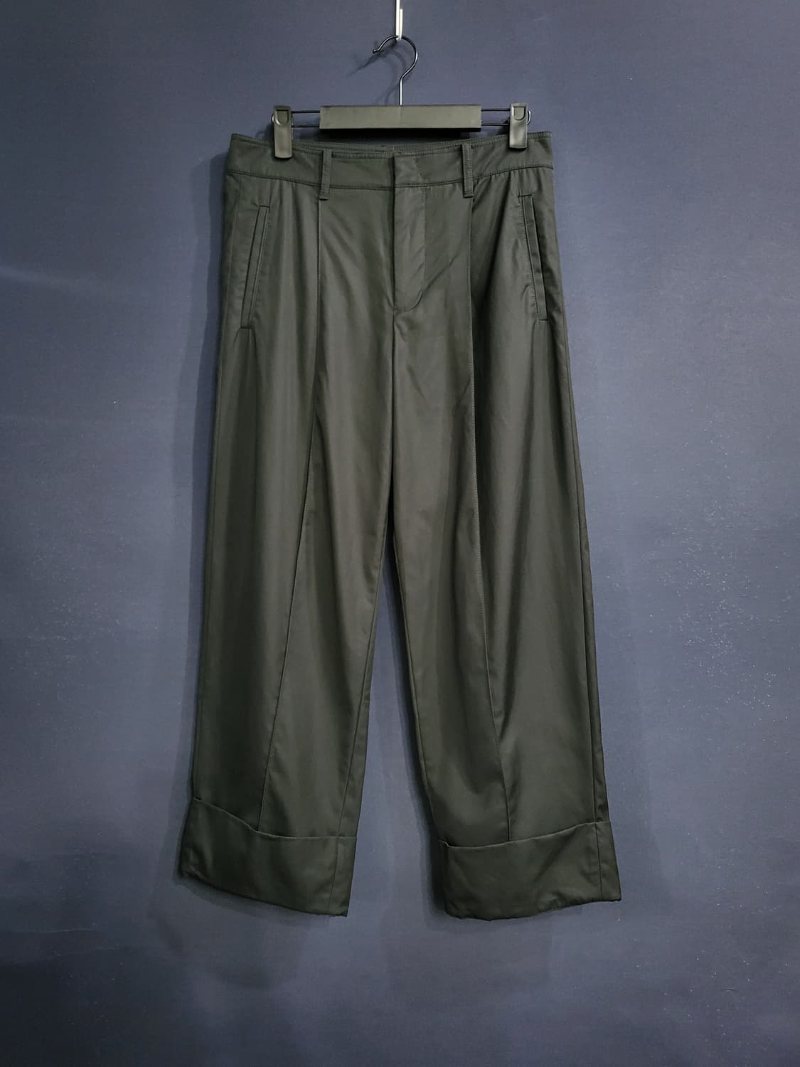 빈스 와이드 핀턱 슬랙스 팬츠 상품이미지1