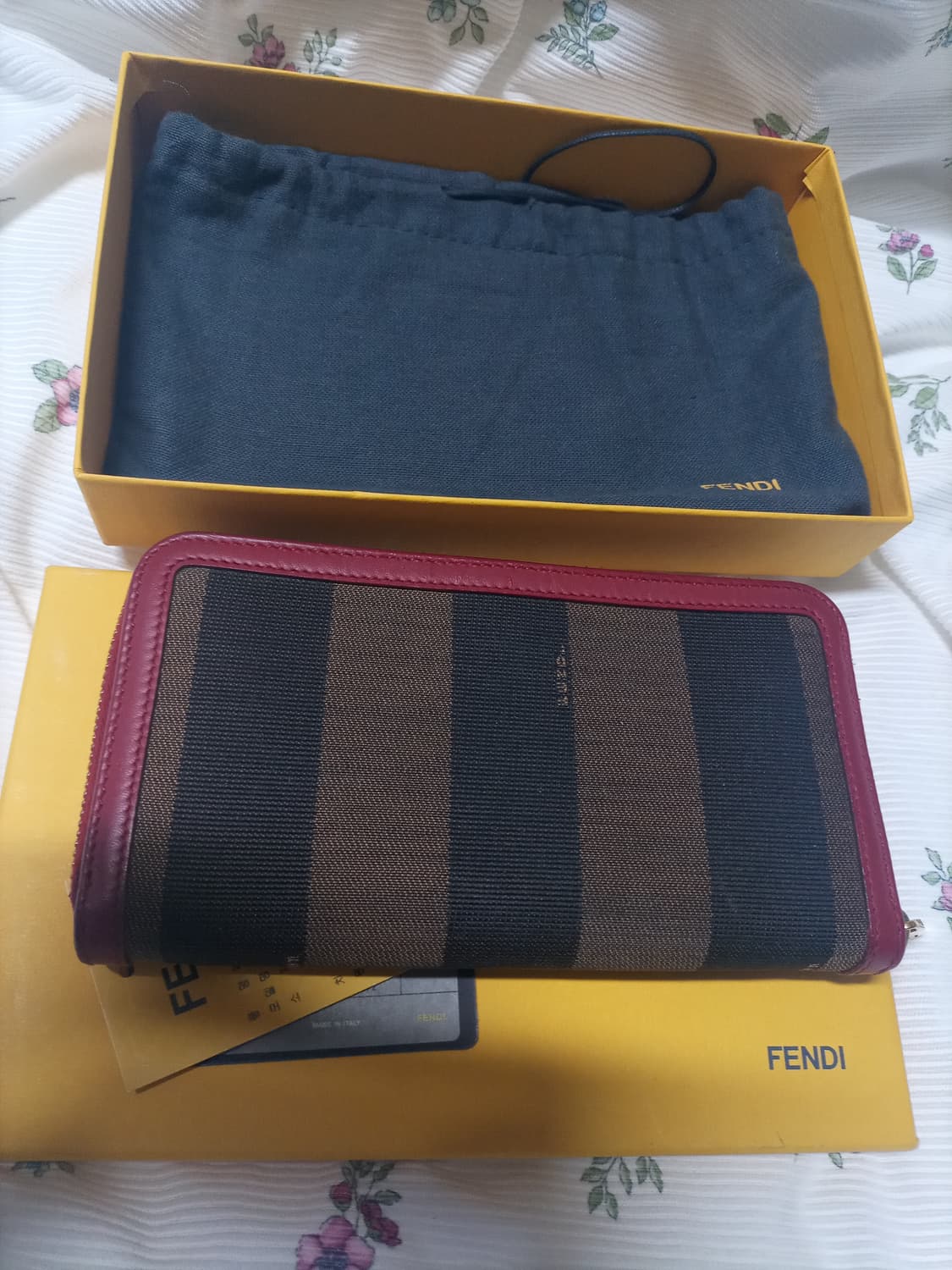 정품 펜디 장지갑 상품이미지1