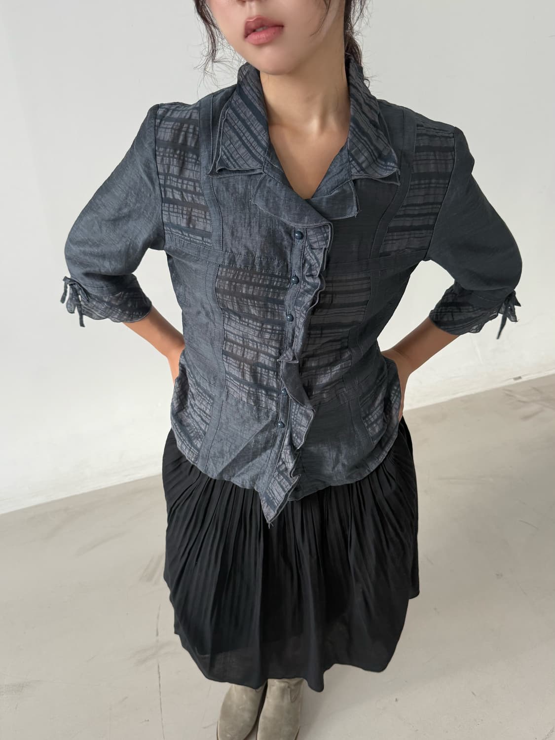 Vintage pattern ruffle shirt 상품이미지1