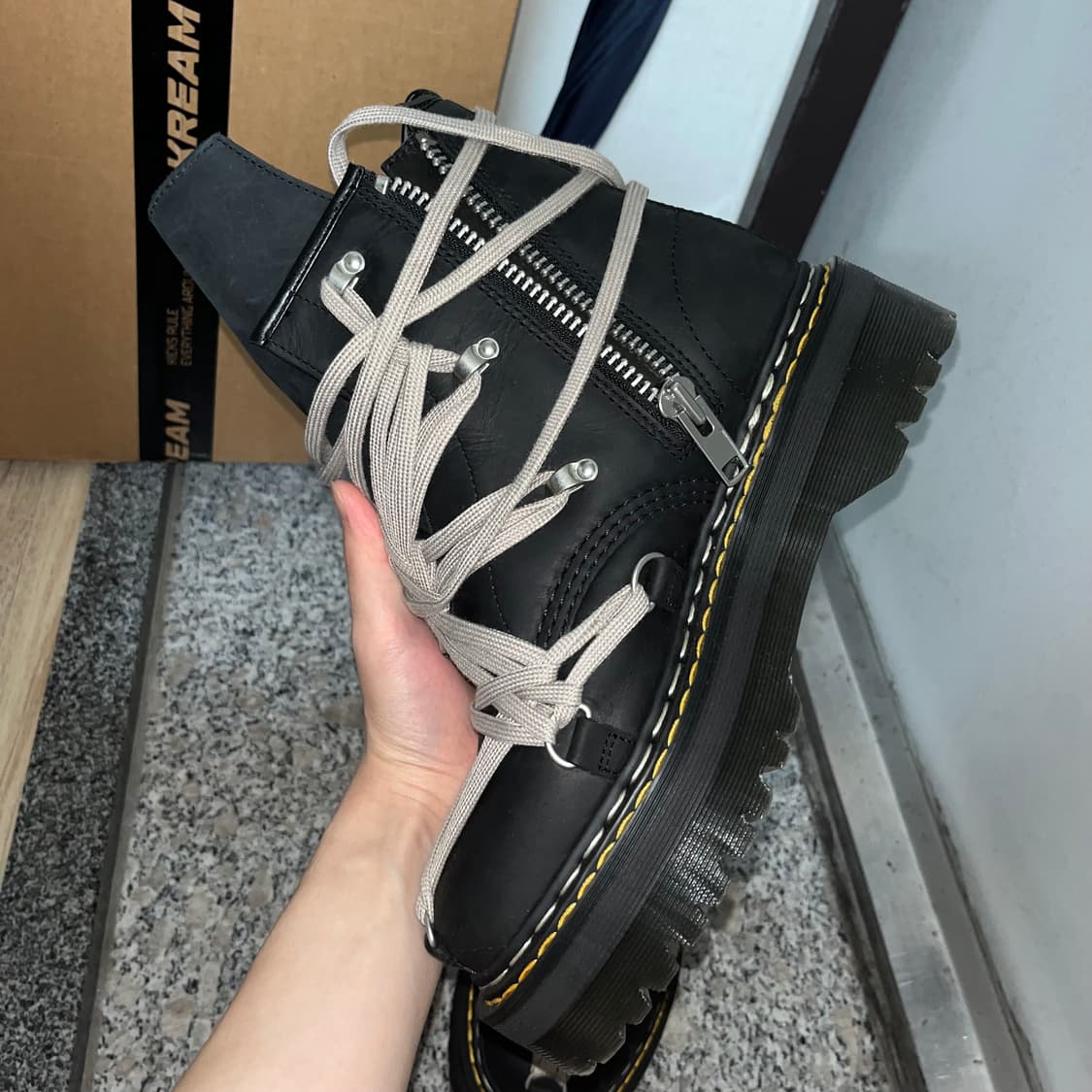 릭오웬스 닥터마틴 메가레이스 쿼드솔 270 uk8 상품이미지4